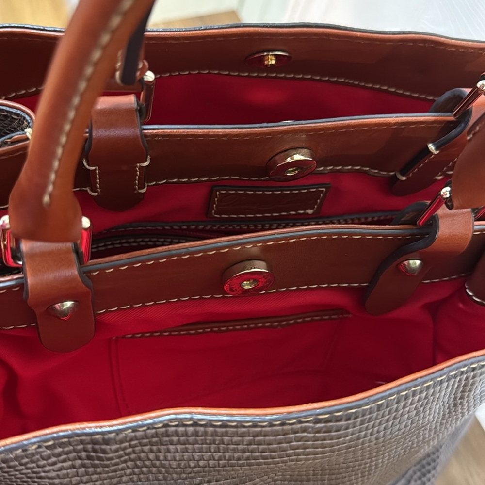 Dooney & Bourke bag. - Picture 8 of 10